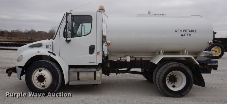 image for item KW9701 2006 Freightliner Business Class M2  water truck
