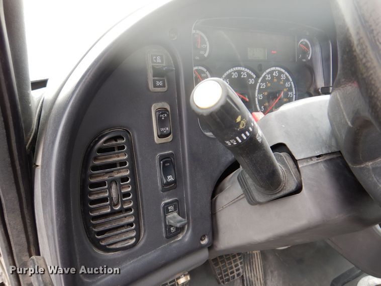 image for item KW9701 2006 Freightliner Business Class M2  water truck