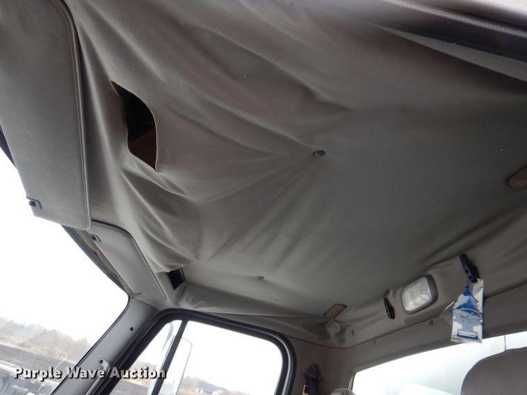 image for item KW9701 2006 Freightliner Business Class M2  water truck