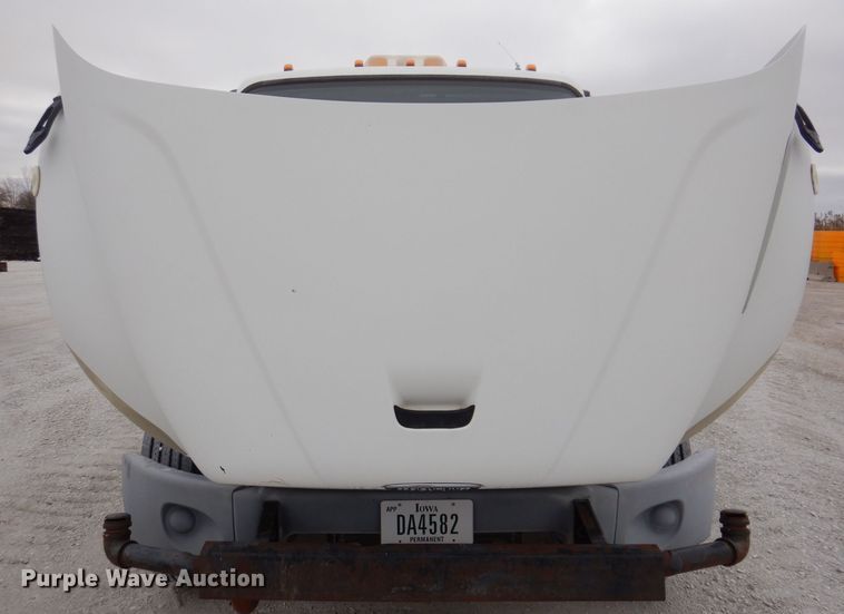 image for item KW9701 2006 Freightliner Business Class M2  water truck