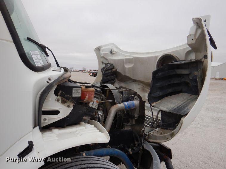 image for item KW9701 2006 Freightliner Business Class M2  water truck