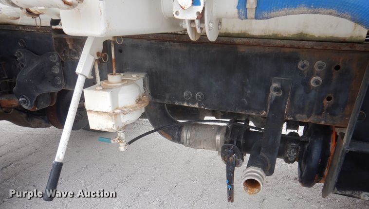 image for item KW9701 2006 Freightliner Business Class M2  water truck