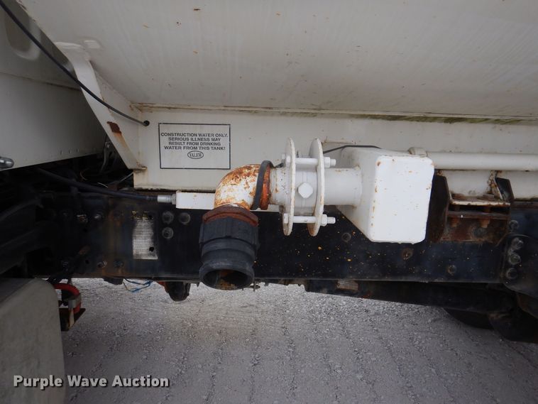 image for item KW9701 2006 Freightliner Business Class M2  water truck