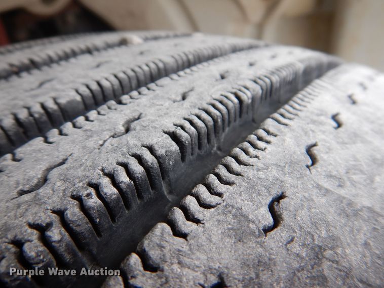 image for item KW9701 2006 Freightliner Business Class M2  water truck