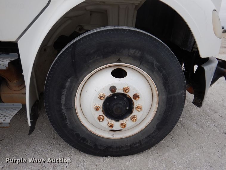 image for item KW9701 2006 Freightliner Business Class M2  water truck