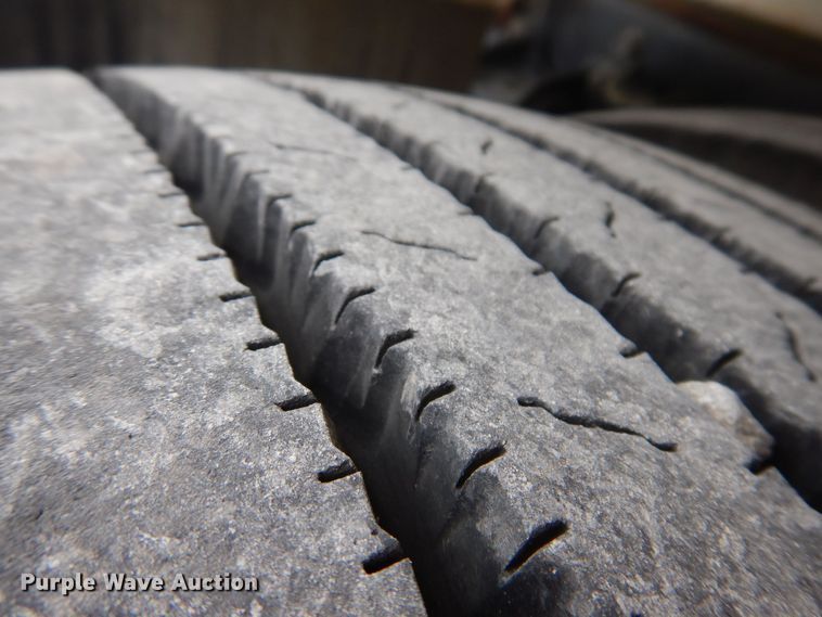 image for item KW9701 2006 Freightliner Business Class M2  water truck