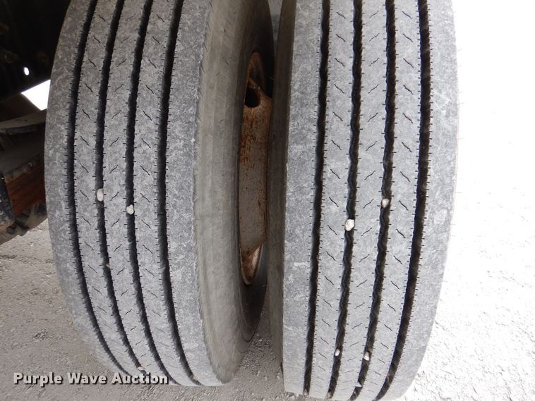 image for item KW9701 2006 Freightliner Business Class M2  water truck