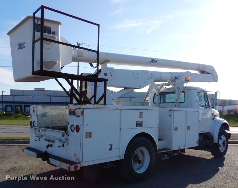 image for item KW9764 2001 International 4700  bucket truck