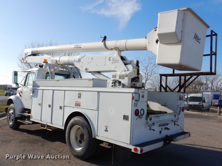 image for item KW9764 2001 International 4700  bucket truck