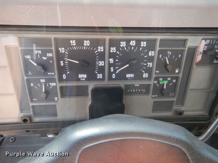 image for item KW9764 2001 International 4700  bucket truck