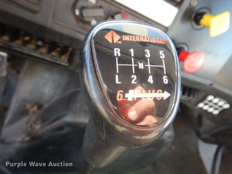 image for item KW9764 2001 International 4700  bucket truck