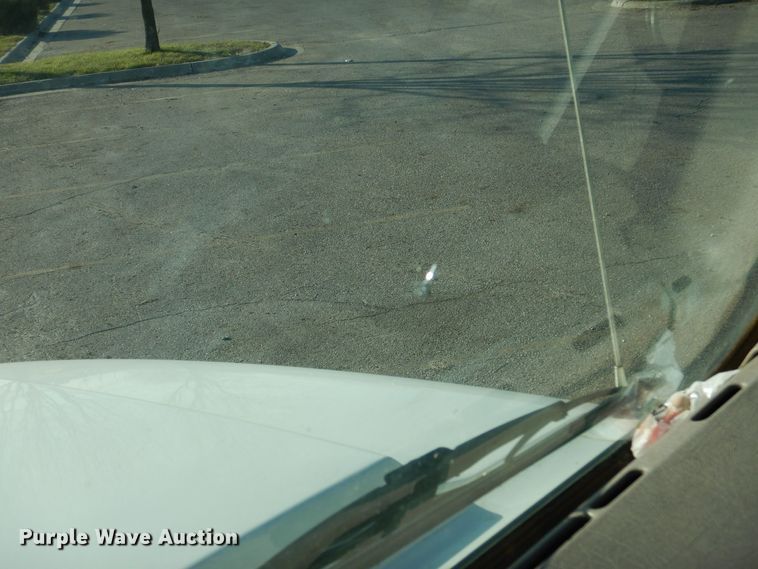 image for item KW9764 2001 International 4700  bucket truck