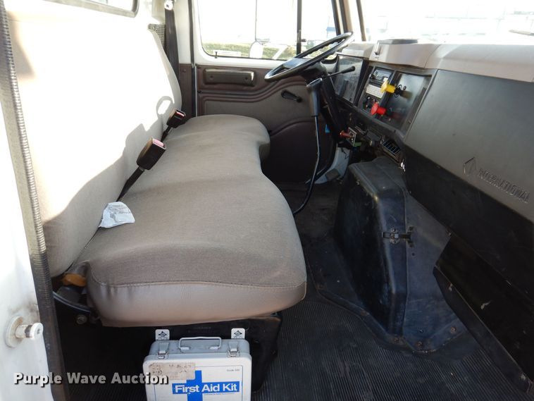 image for item KW9764 2001 International 4700  bucket truck