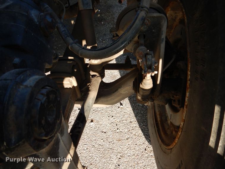 image for item KW9764 2001 International 4700  bucket truck