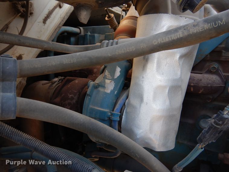 image for item KW9764 2001 International 4700  bucket truck