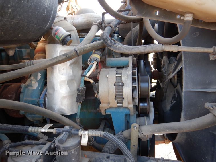 image for item KW9764 2001 International 4700  bucket truck