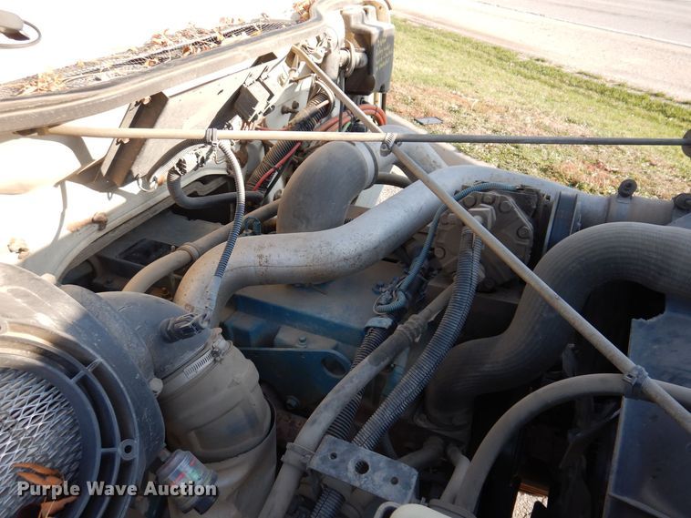 image for item KW9764 2001 International 4700  bucket truck