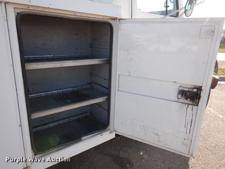 image for item KW9764 2001 International 4700  bucket truck