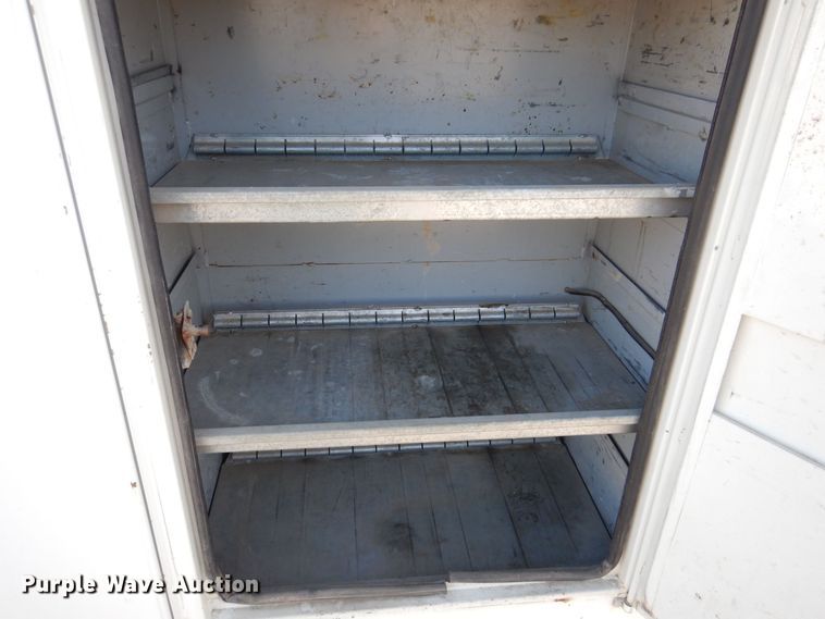 image for item KW9764 2001 International 4700  bucket truck