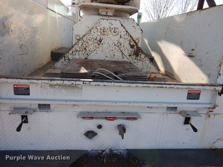 image for item KW9764 2001 International 4700  bucket truck