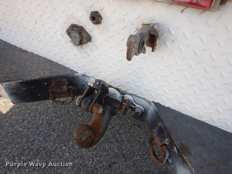 image for item KW9764 2001 International 4700  bucket truck