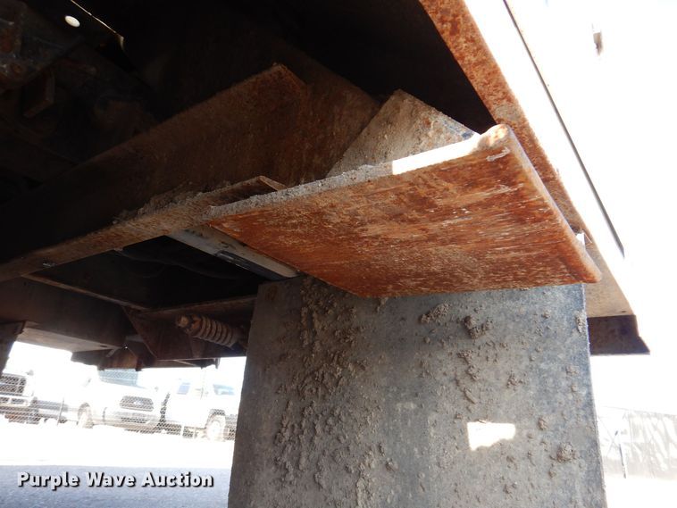 image for item KW9764 2001 International 4700  bucket truck