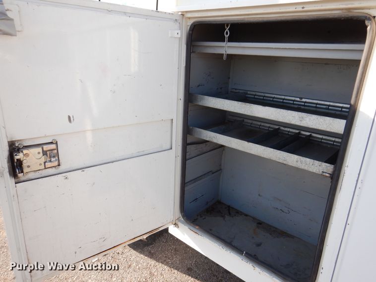 image for item KW9764 2001 International 4700  bucket truck