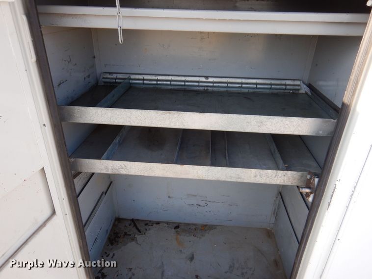 image for item KW9764 2001 International 4700  bucket truck