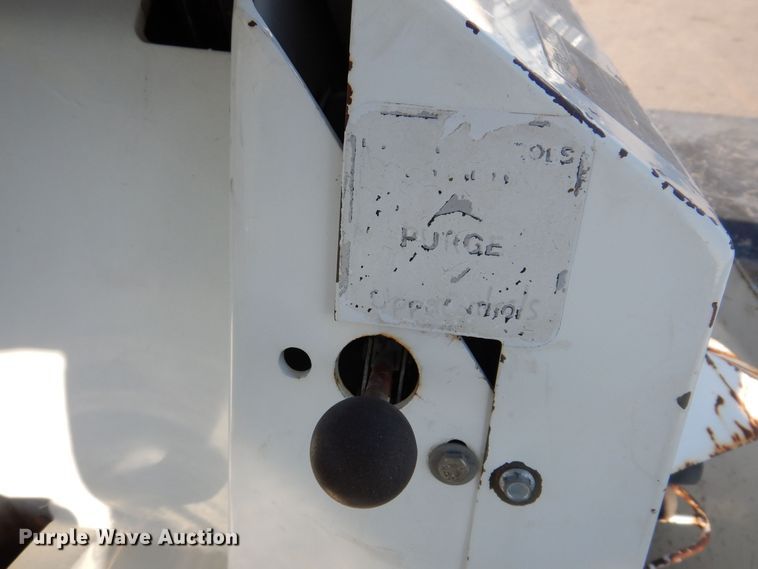 image for item KW9764 2001 International 4700  bucket truck