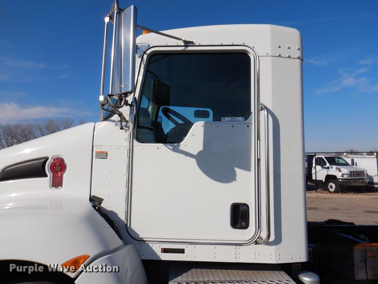 image for item KW9765 2014 Kenworth T370  truck cab and chassis