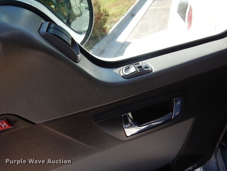 image for item KW9765 2014 Kenworth T370  truck cab and chassis