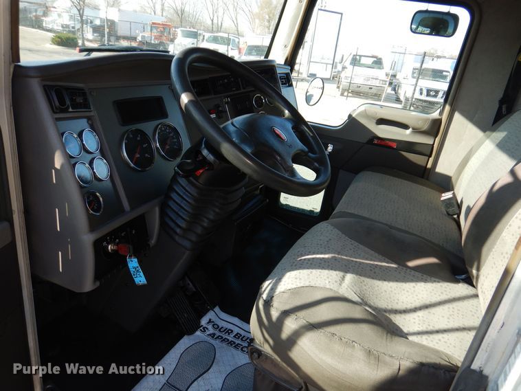 image for item KW9765 2014 Kenworth T370  truck cab and chassis