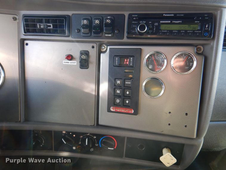 image for item KW9765 2014 Kenworth T370  truck cab and chassis