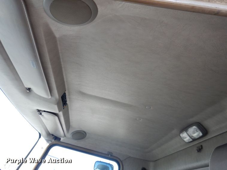 image for item KW9765 2014 Kenworth T370  truck cab and chassis