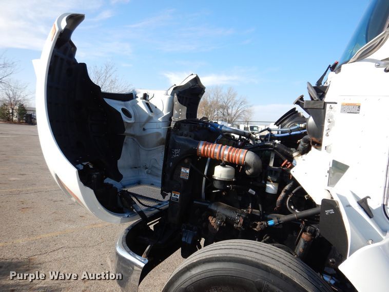 image for item KW9765 2014 Kenworth T370  truck cab and chassis