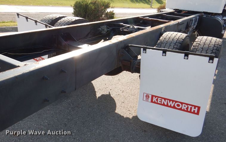image for item KW9765 2014 Kenworth T370  truck cab and chassis