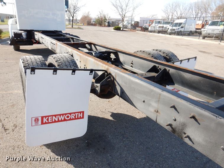 image for item KW9765 2014 Kenworth T370  truck cab and chassis