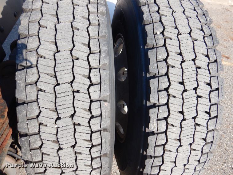 image for item KW9765 2014 Kenworth T370  truck cab and chassis