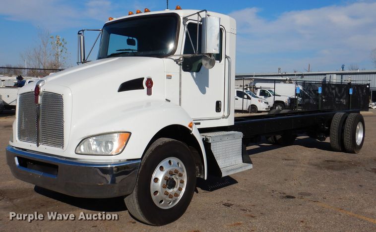image for item KW9766 2014 Kenworth T370  truck cab and chassis