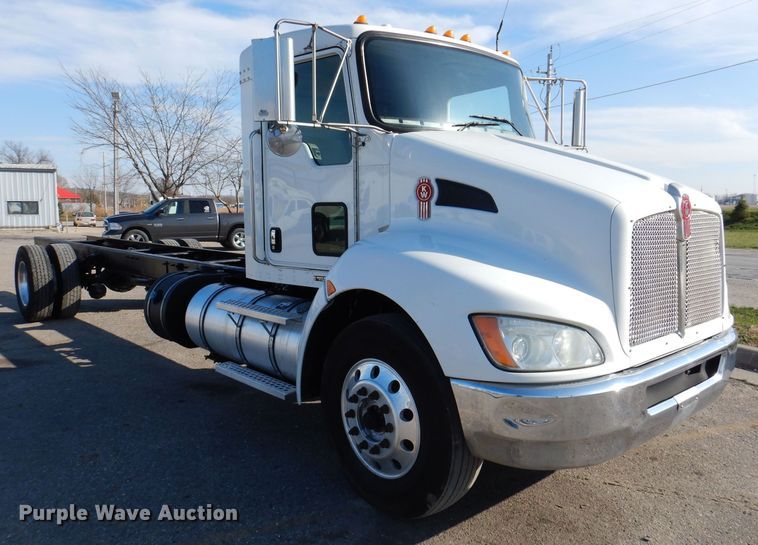 image for item KW9766 2014 Kenworth T370  truck cab and chassis
