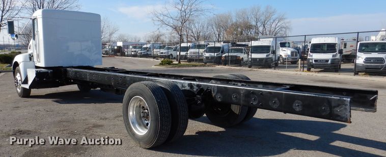 image for item KW9766 2014 Kenworth T370  truck cab and chassis