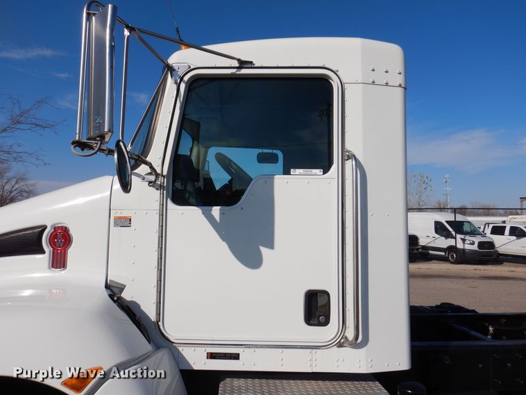image for item KW9766 2014 Kenworth T370  truck cab and chassis