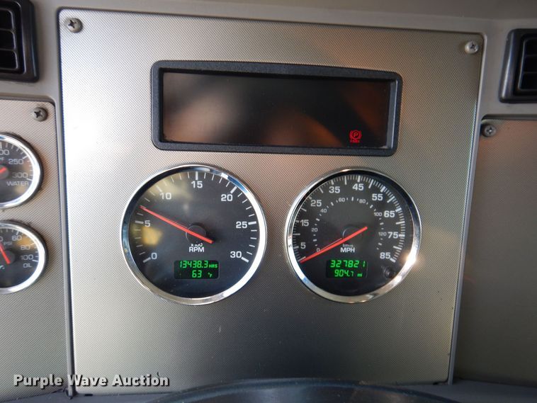 image for item KW9766 2014 Kenworth T370  truck cab and chassis