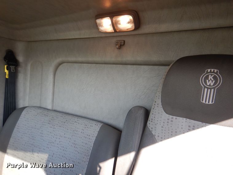 image for item KW9766 2014 Kenworth T370  truck cab and chassis