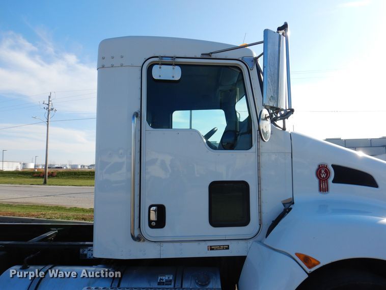 image for item KW9766 2014 Kenworth T370  truck cab and chassis