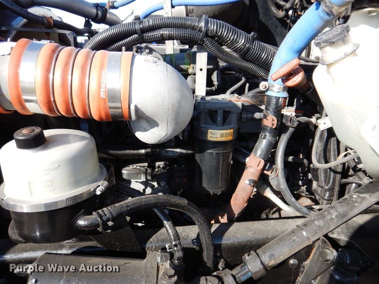 image for item KW9766 2014 Kenworth T370  truck cab and chassis