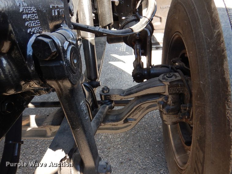 image for item KW9766 2014 Kenworth T370  truck cab and chassis