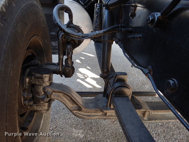 image for item KW9766 2014 Kenworth T370  truck cab and chassis