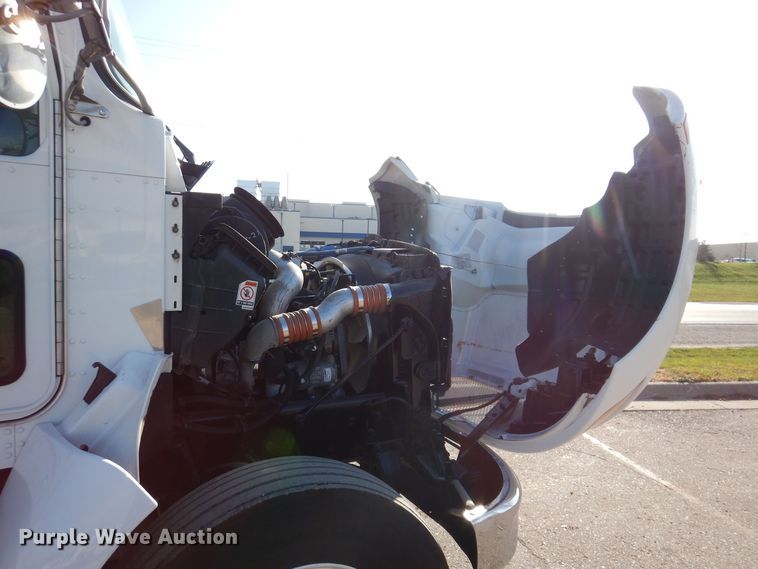 image for item KW9766 2014 Kenworth T370  truck cab and chassis