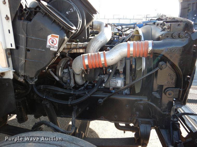 image for item KW9766 2014 Kenworth T370  truck cab and chassis